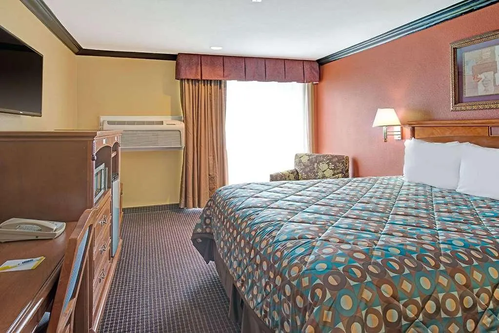 Quality Inn & Suites Sacramento