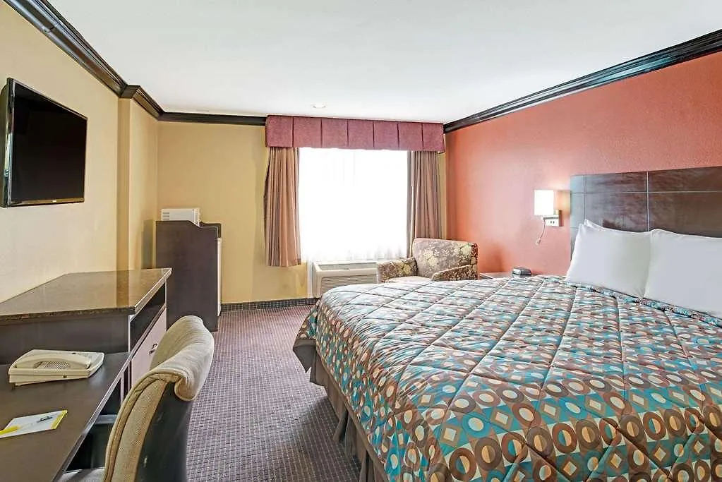 Quality Inn & Suites Sacramento
