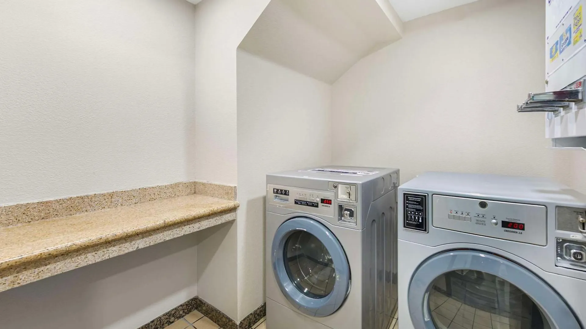 ** Hotel Quality Inn & Suites Sacramento United States