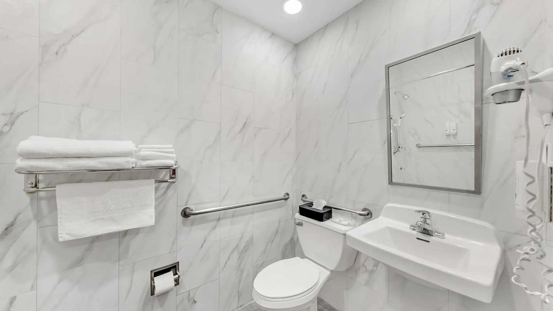 Quality Inn & Suites Sacramento 2*,  United States