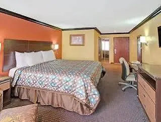 Quality Inn & Suites Sacramento
