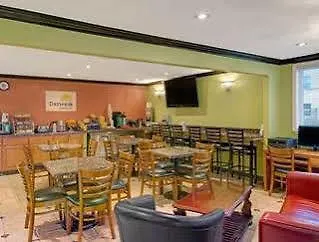 Quality Inn & Suites Sacramento Hotel